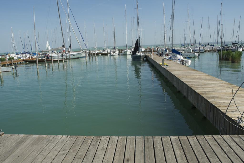 Aaa-Apartment 2 Balatonfured Ruang foto